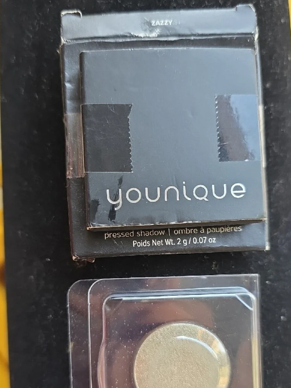 Younique Metallic Gold Pressed Pigment Pan - Shimmery Gold Shade